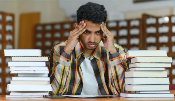 is b.com hard for commerce students